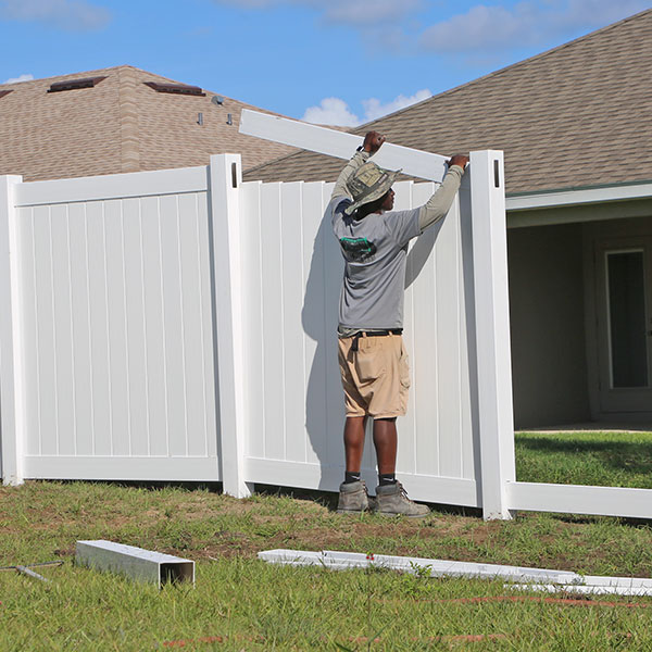 Residential Vinyl PVC Fence Install Crystal River Spring Hill FL