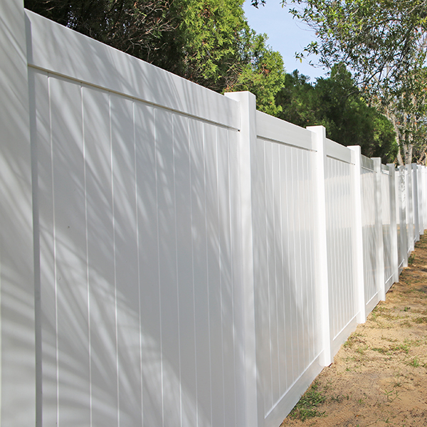 vinyl fence installation in Hernando, Fl