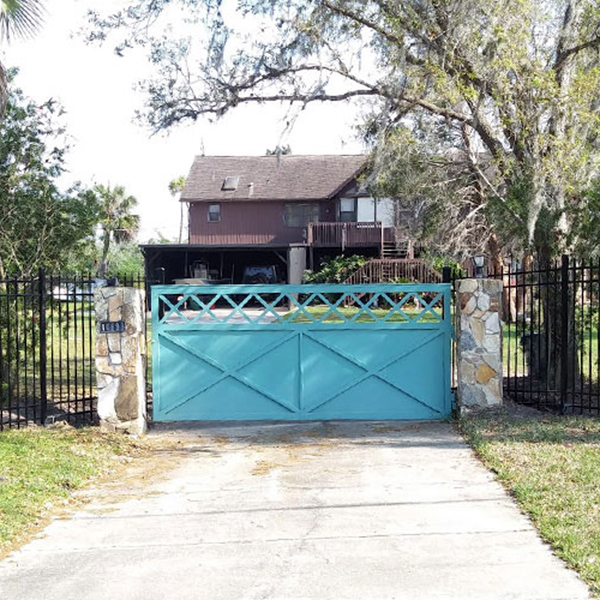 Spring Hill FL gate for fence install