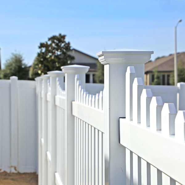 professional fence contractor in Hernando FL
