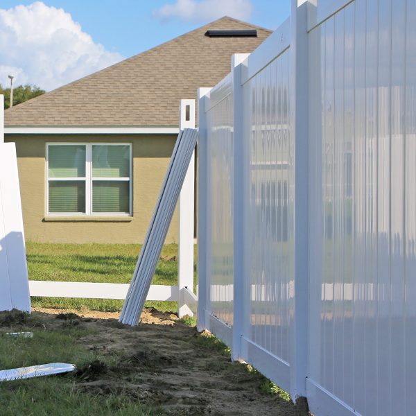 vinyl fencing installed for privacy in Spring Hill FL 